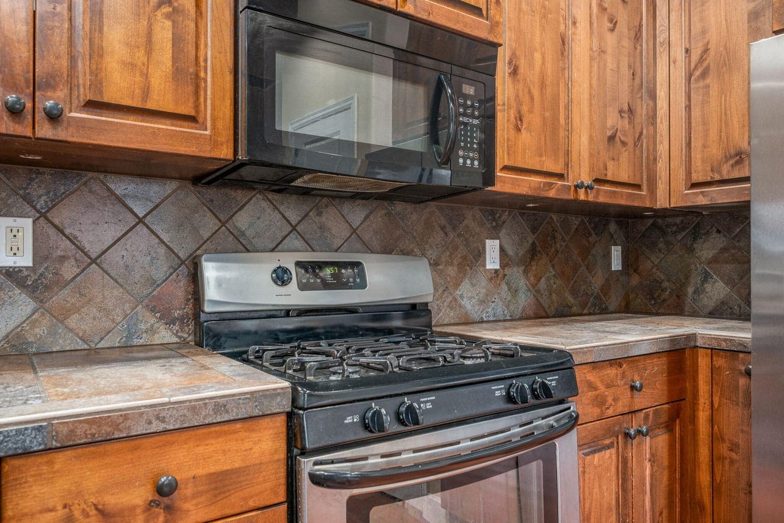 Photo of 1290 NE Carson Street 29 of 49