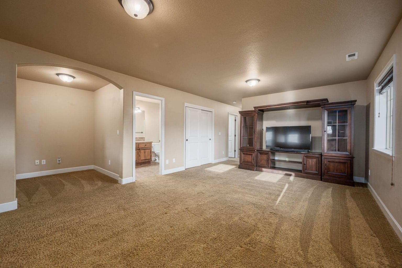 Photo of 1290 NE Carson Street 33 of 49