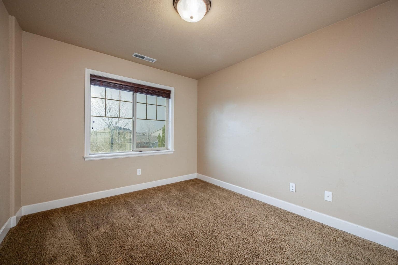 Photo of 1290 NE Carson Street 47 of 49
