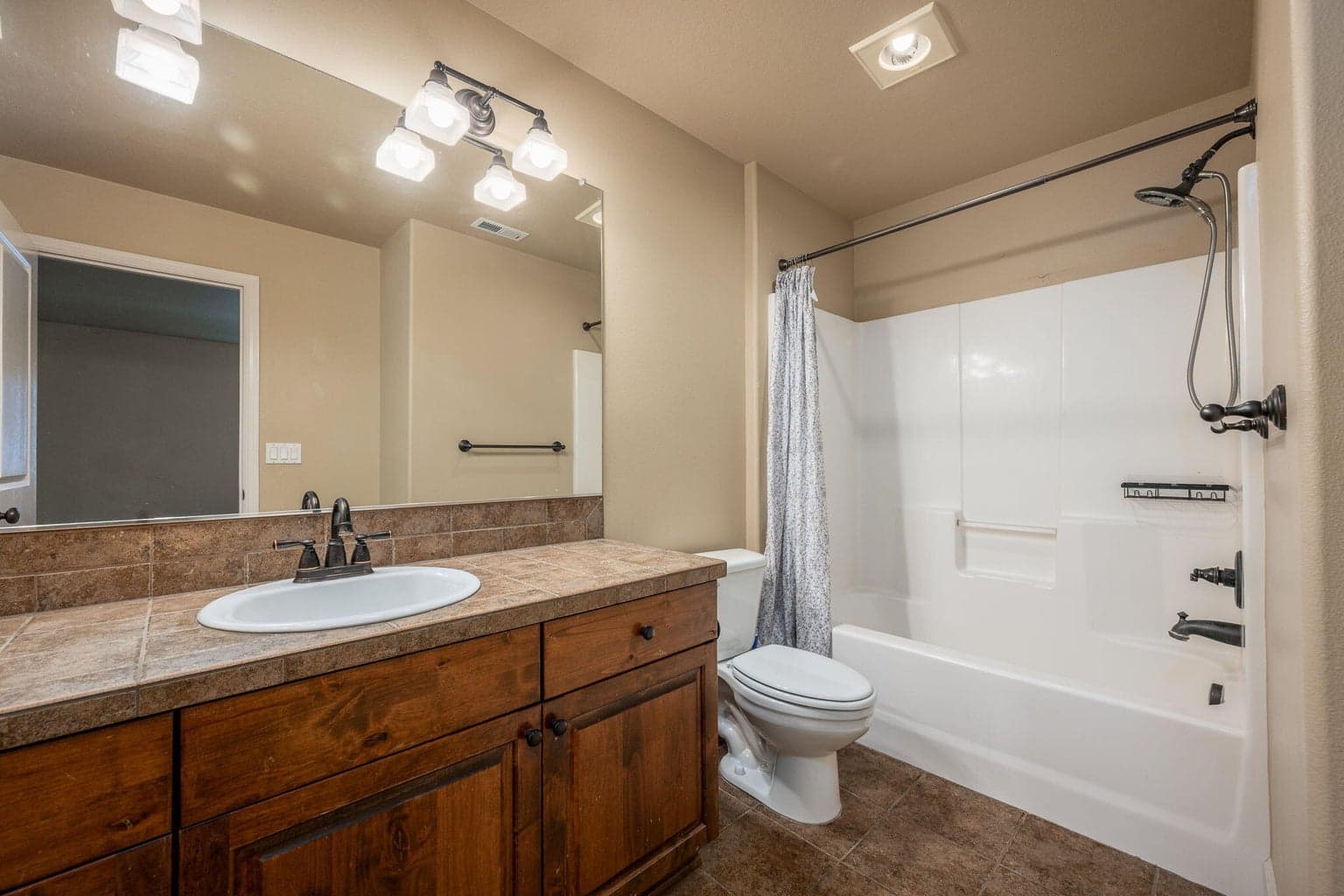 Photo of 1290 NE Carson Street 48 of 49