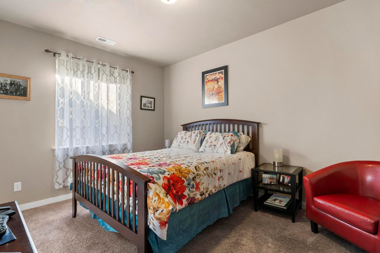 Photo of 2344 NW Glen Oak Avenue 10 of 32