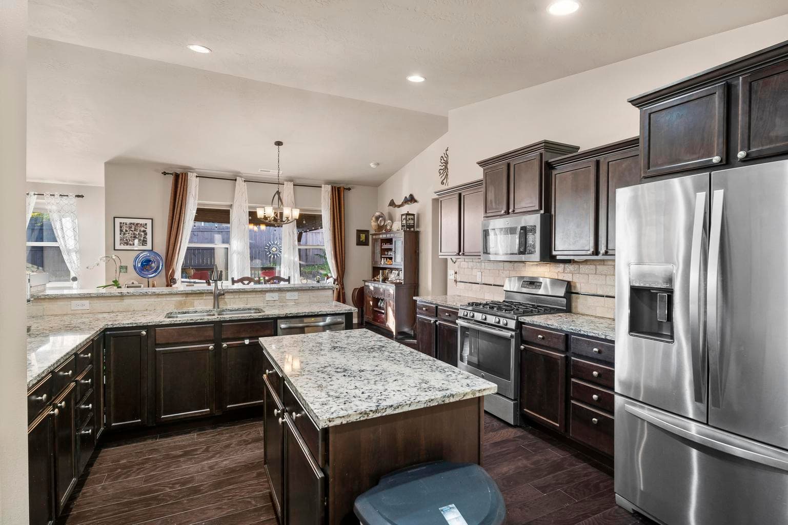 Photo of 2344 NW Glen Oak Avenue 15 of 32