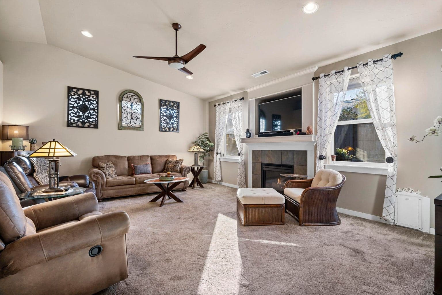 Photo of 2344 NW Glen Oak Avenue 17 of 32