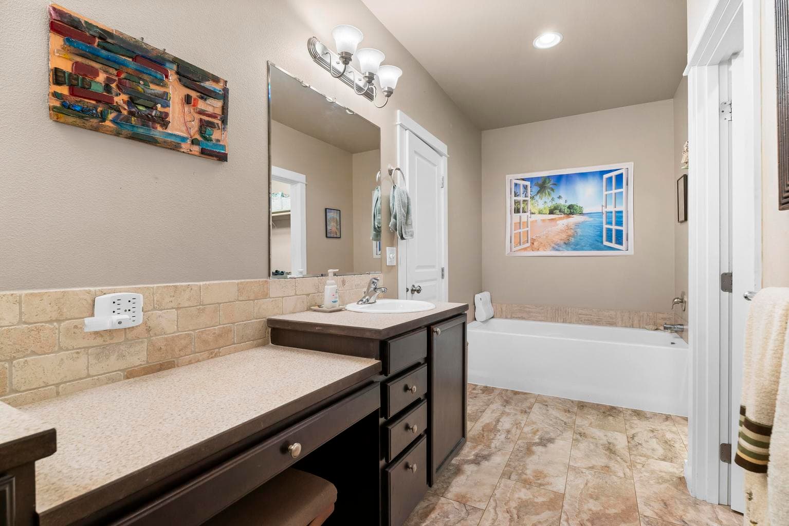 Photo of 2344 NW Glen Oak Avenue 26 of 32