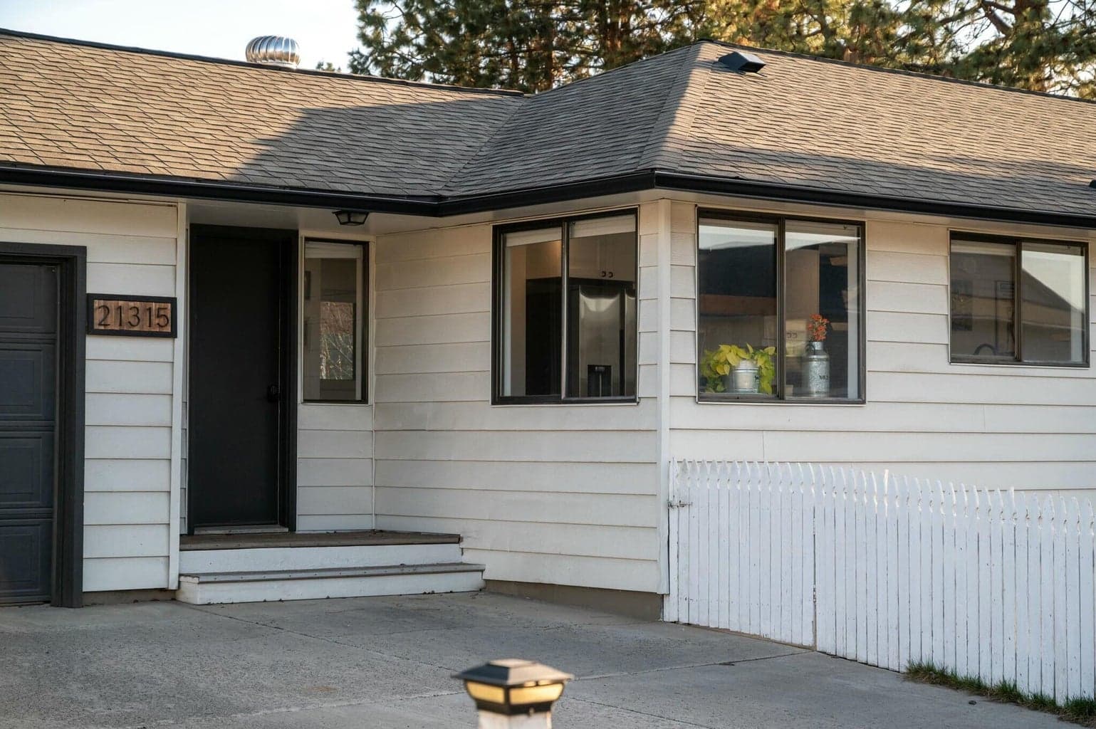 Photo of 21315 Livingston 3 of 34