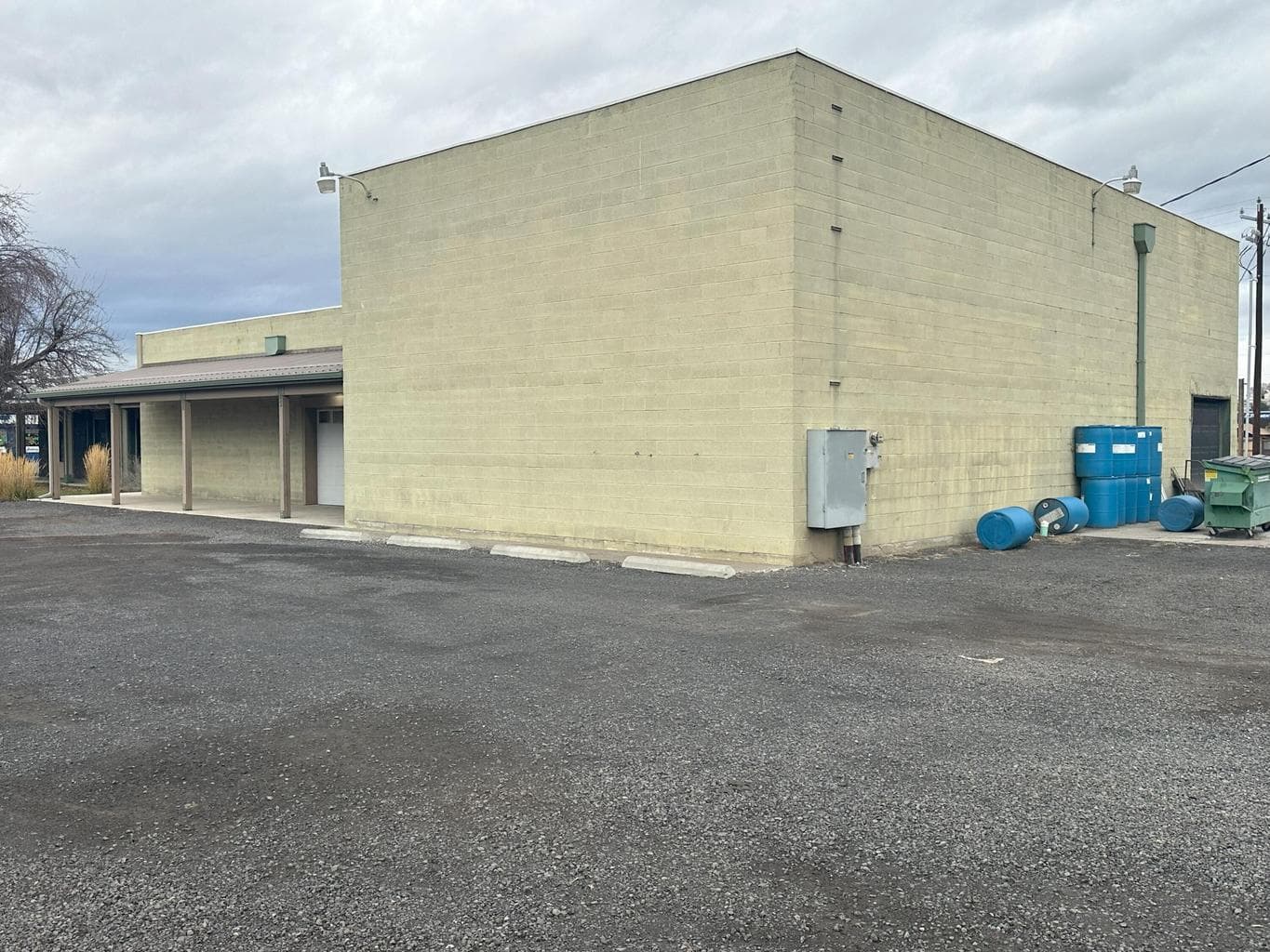 Photo of 558 N Main Street 6 of 9