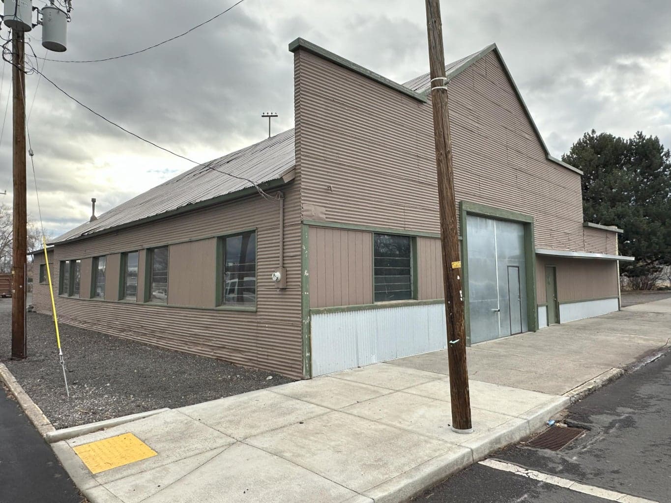 Photo of 558 N Main Street 9 of 9