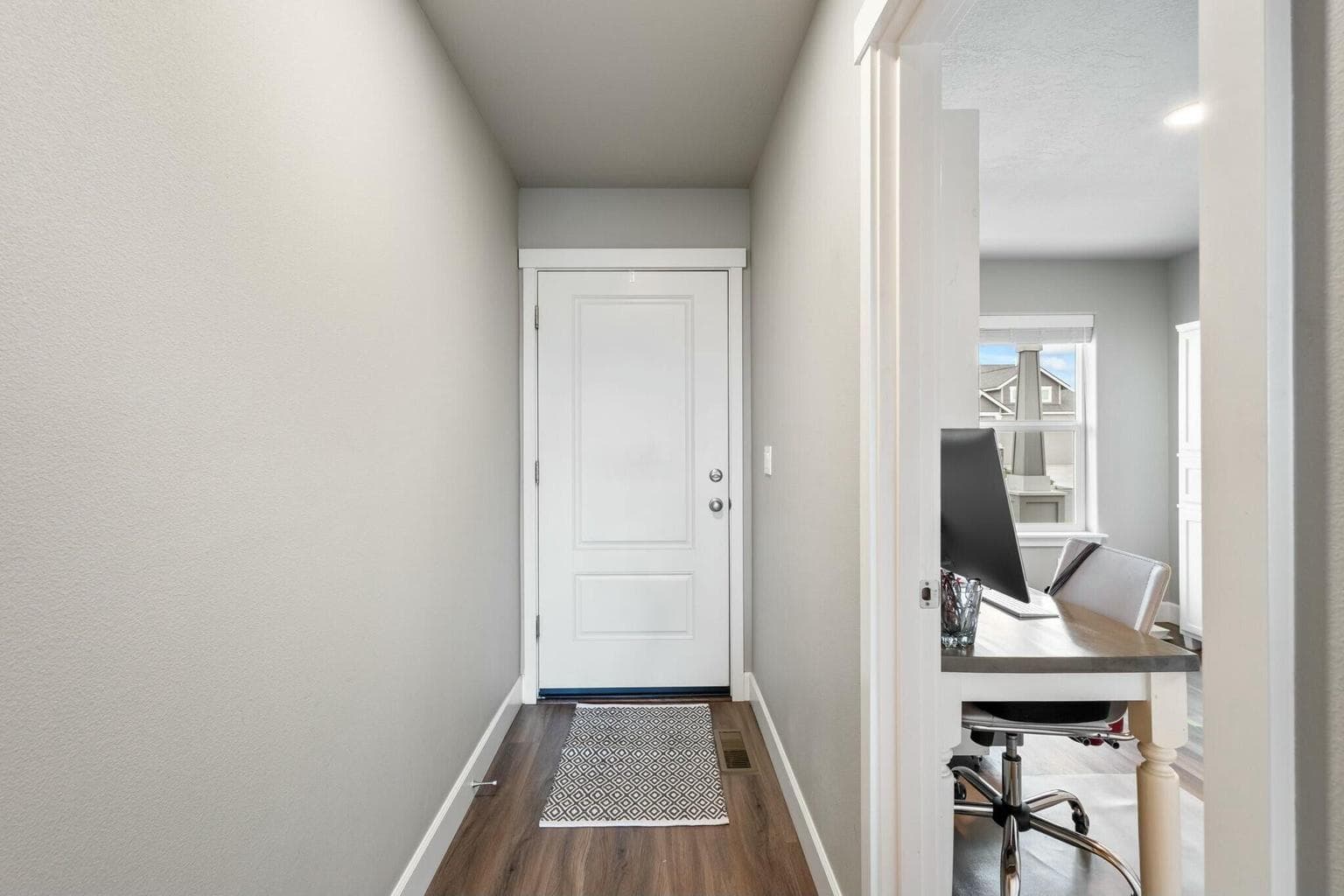 Photo of 1256 NW Golf Course Drive 23 of 48
