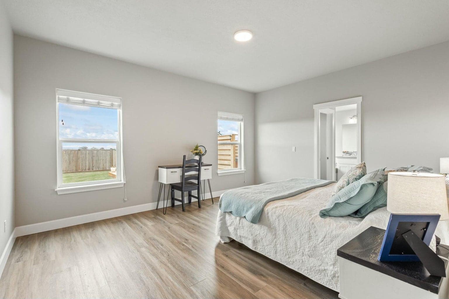 Photo of 1256 NW Golf Course Drive 32 of 48