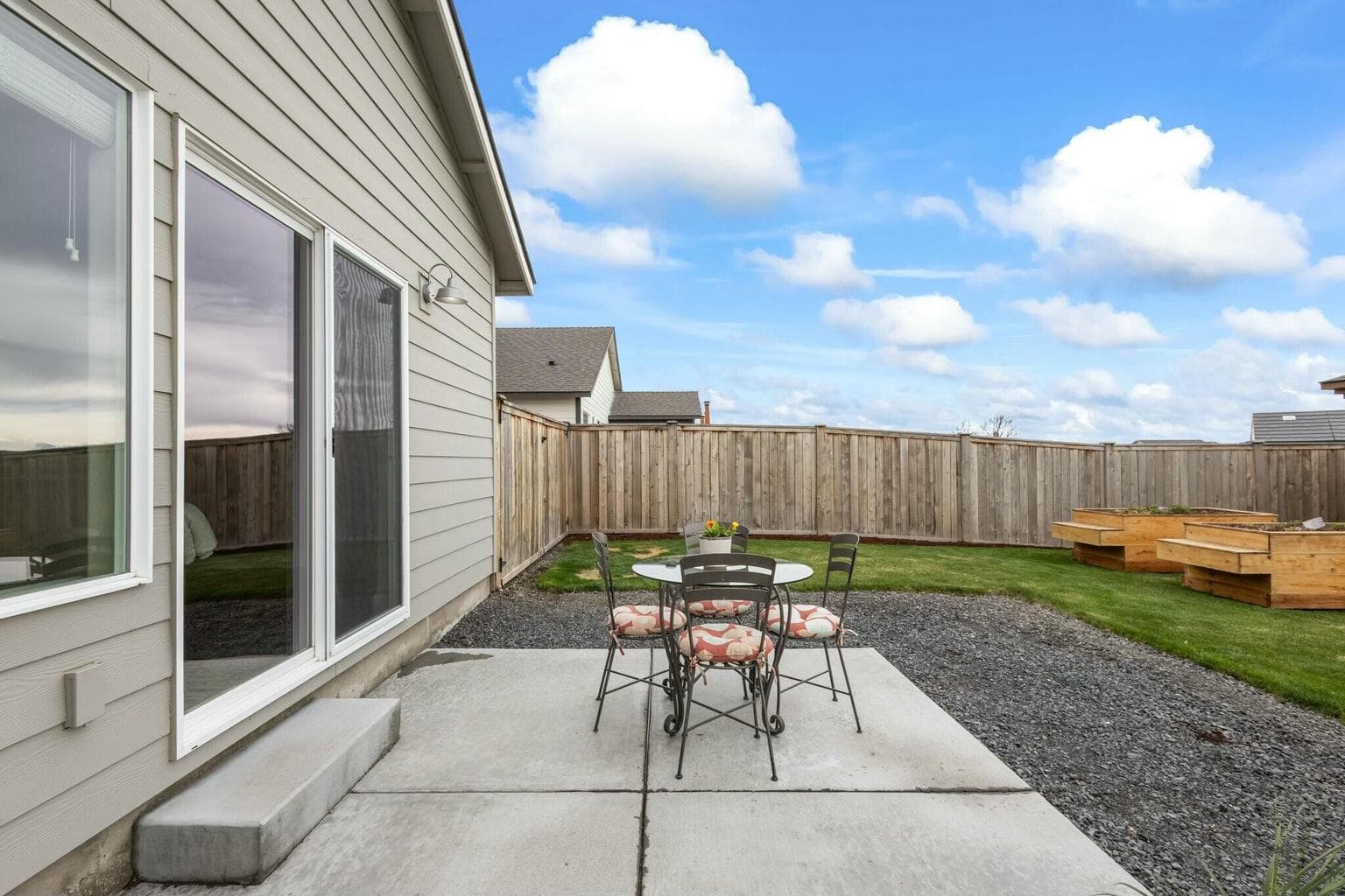Photo of 1256 NW Golf Course Drive 10 of 48