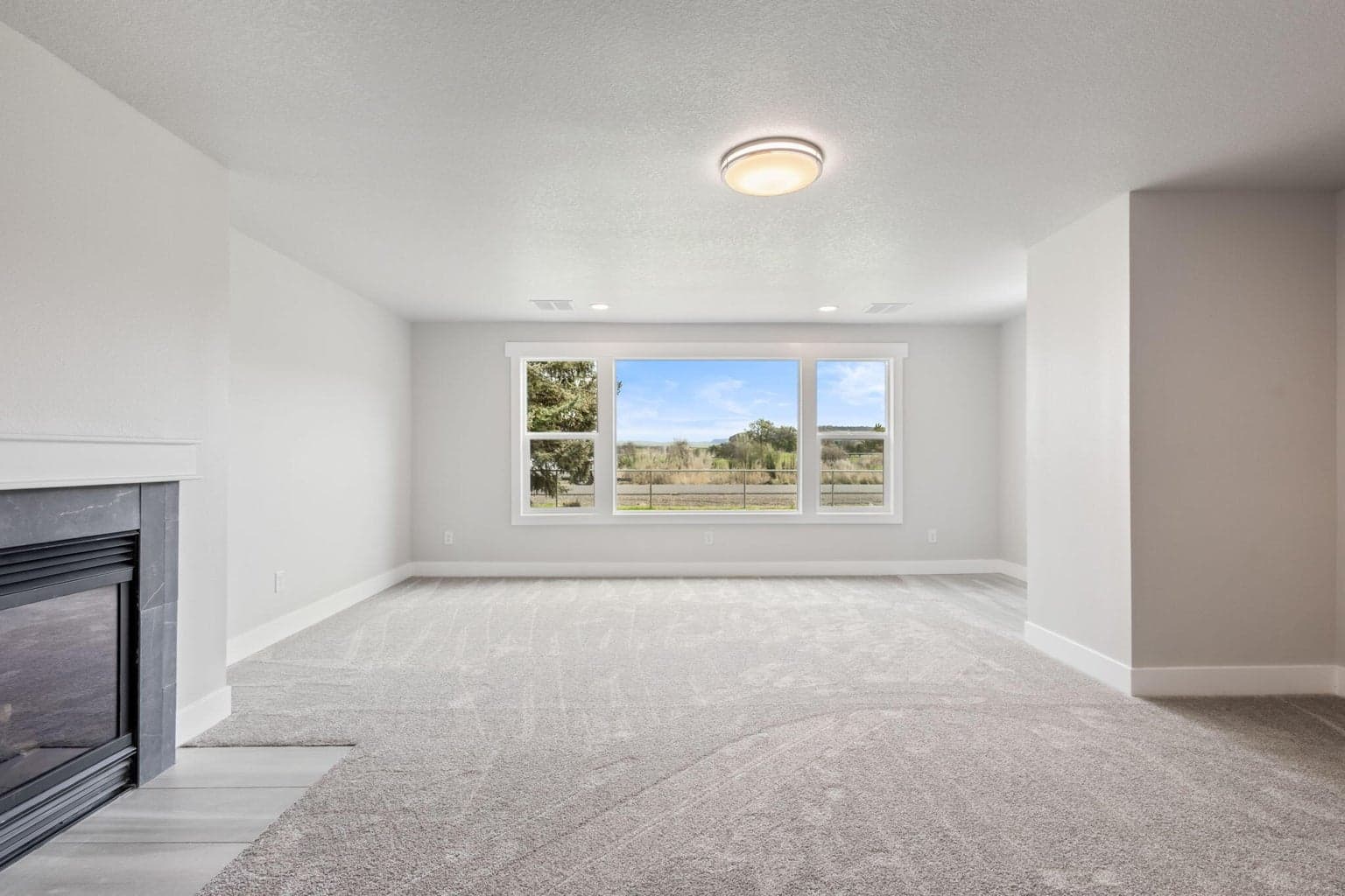 Photo of 845 SW Rimrock Road 10 of 50