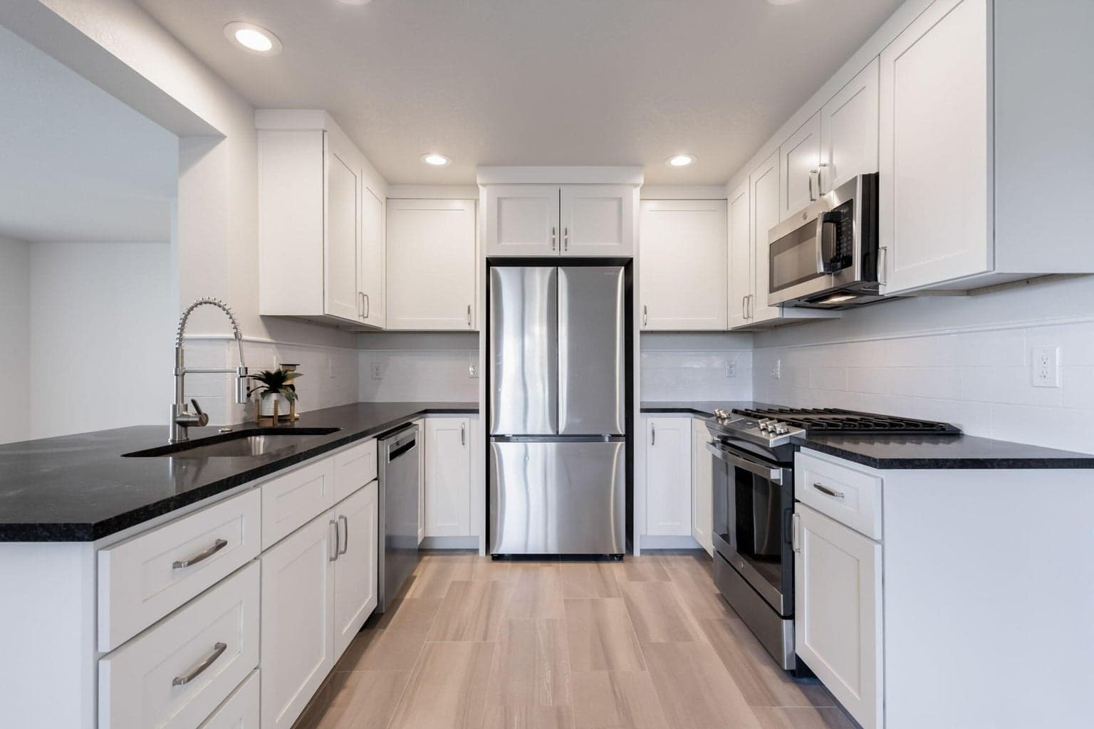 Photo of 845 SW Rimrock Road 16 of 50