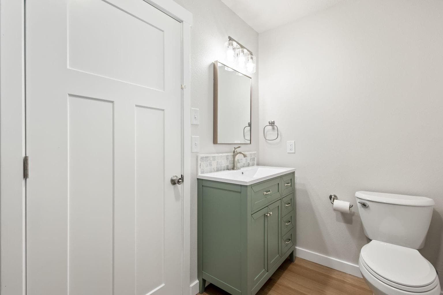 Photo of 845 SW Rimrock Road 26 of 50