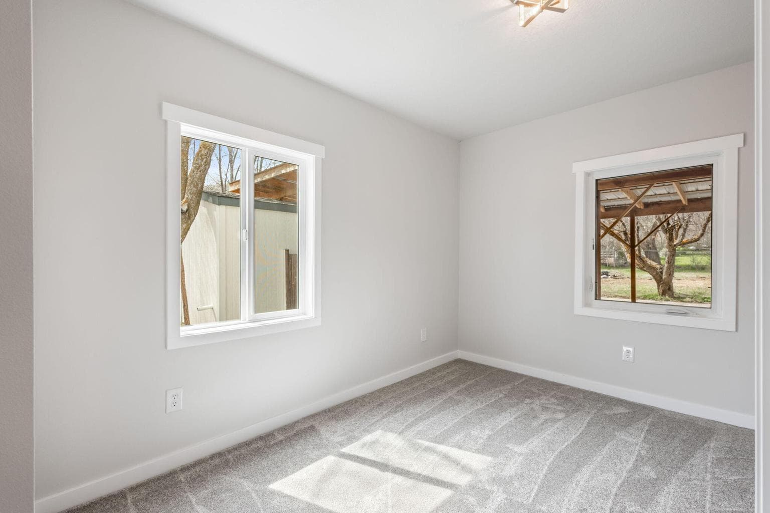 Photo of 845 SW Rimrock Road 28 of 50