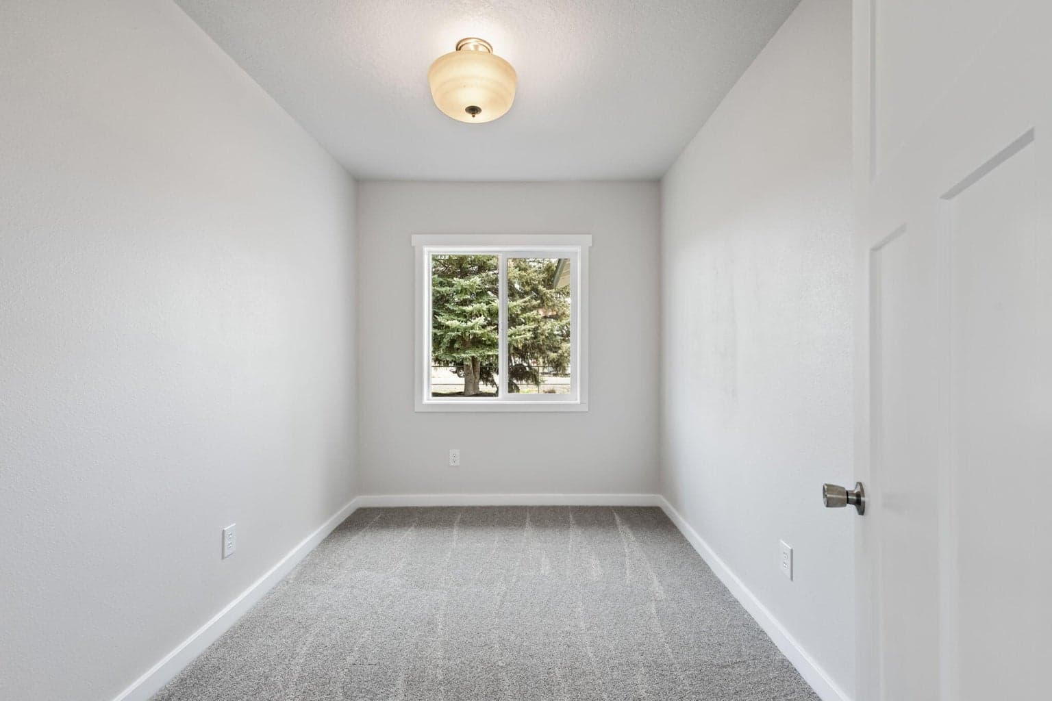 Photo of 845 SW Rimrock Road 33 of 50