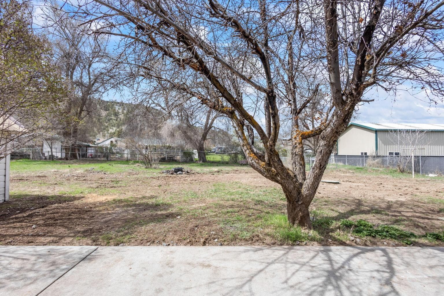 Photo of 845 SW Rimrock Road 39 of 50