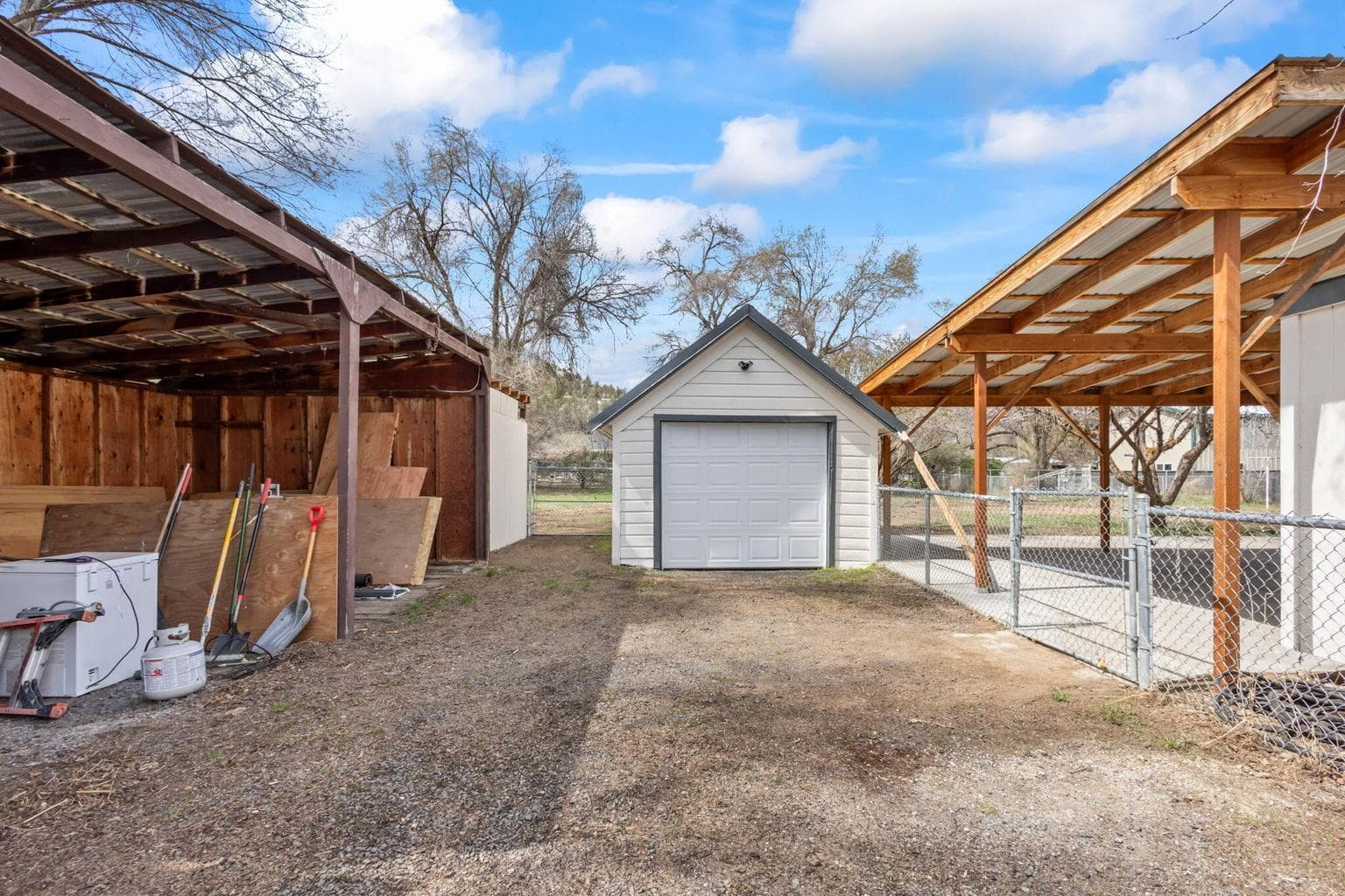 Photo of 845 SW Rimrock Road 43 of 50