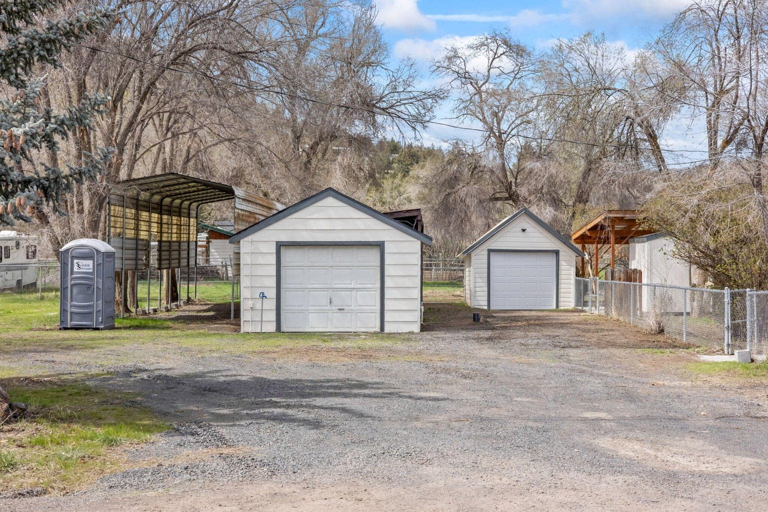 Photo of 845 SW Rimrock Road 44 of 50