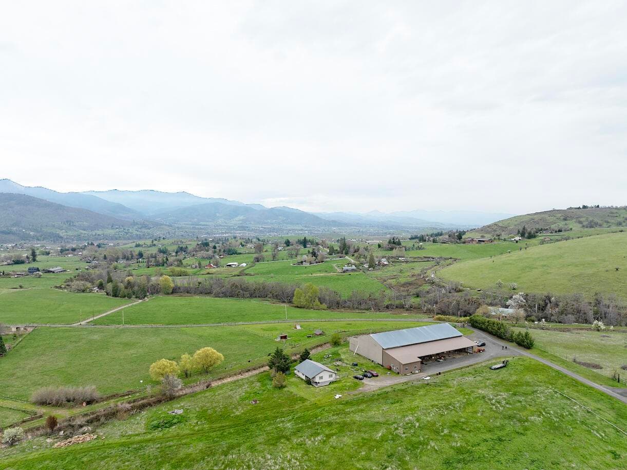Photo of 1620 Butler Creek 2 of 53