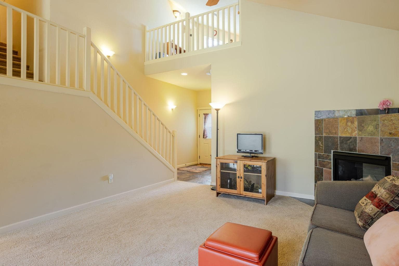 Photo of 1217 SW Tanner Court 6 of 44