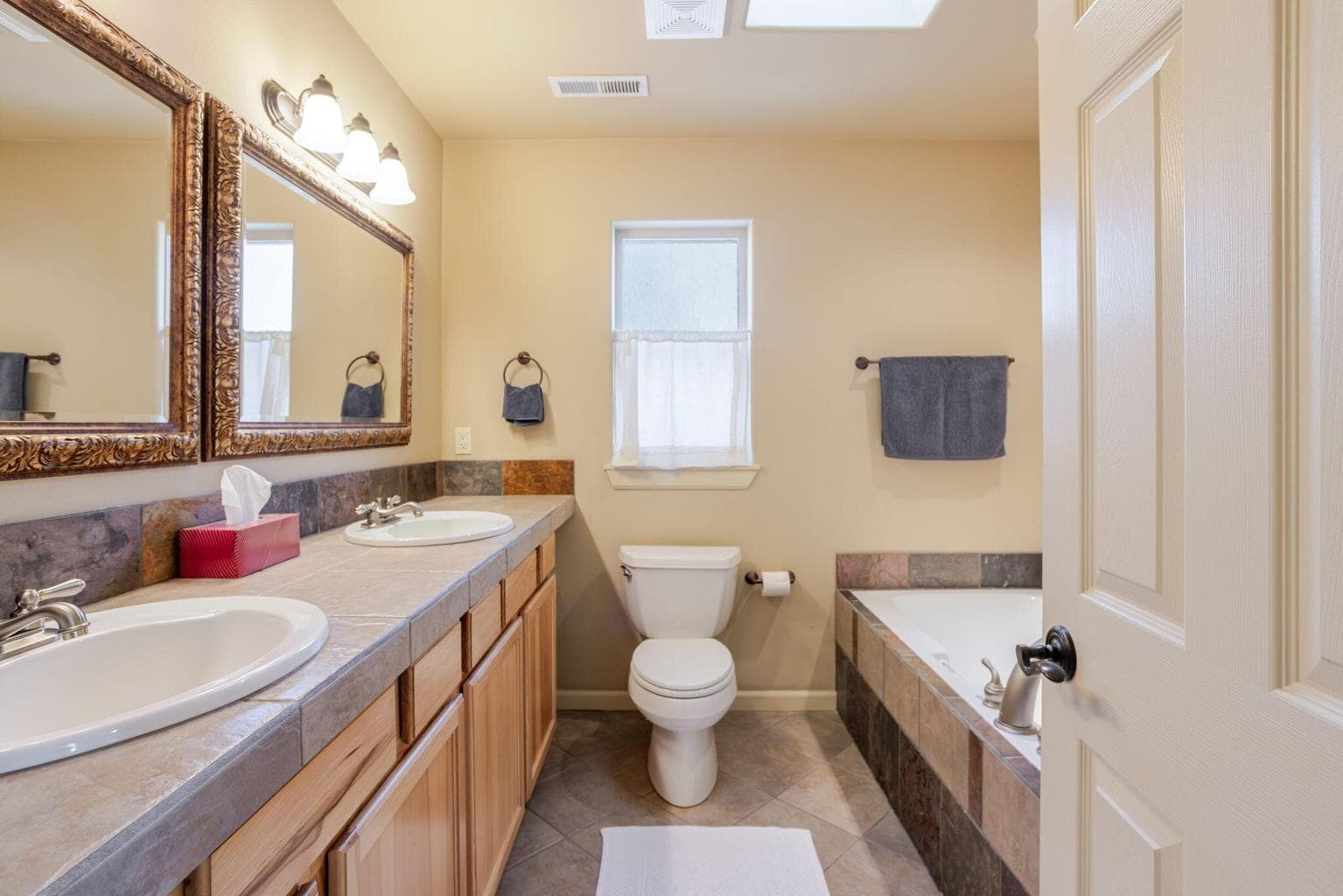 Photo of 1217 SW Tanner Court 20 of 44