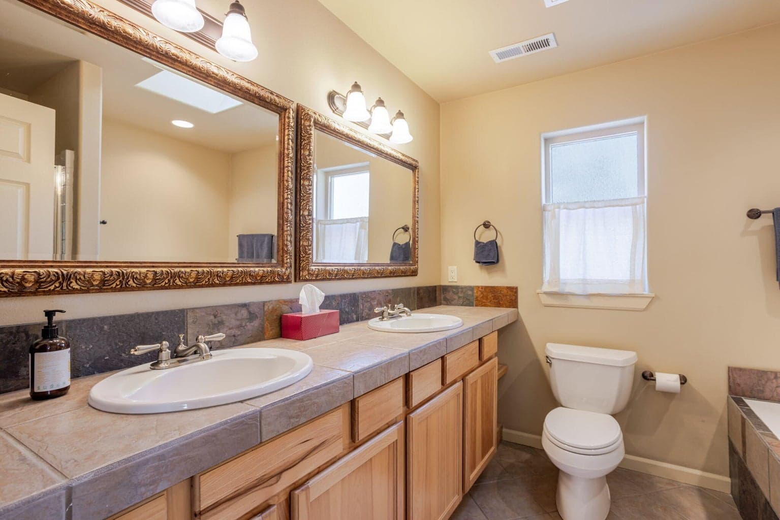 Photo of 1217 SW Tanner Court 21 of 44