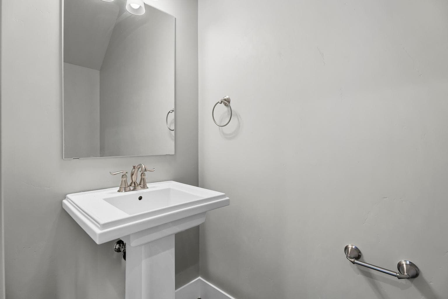 Photo of 4275 SW 39th Street 9 of 20