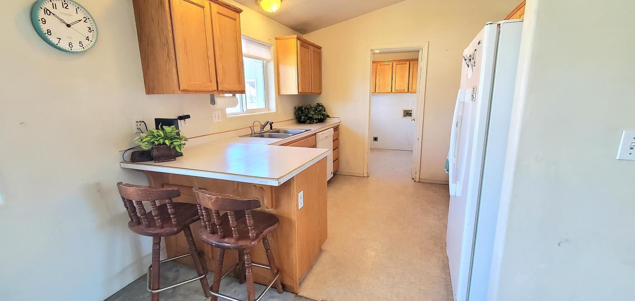 Photo of 1077 NE Mahogany Street 12 of 25