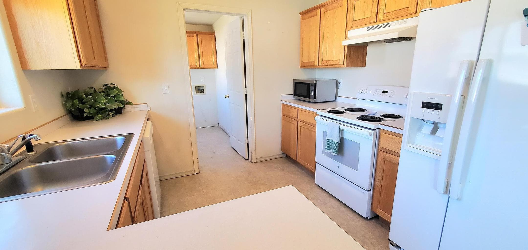 Photo of 1077 NE Mahogany Street 14 of 25