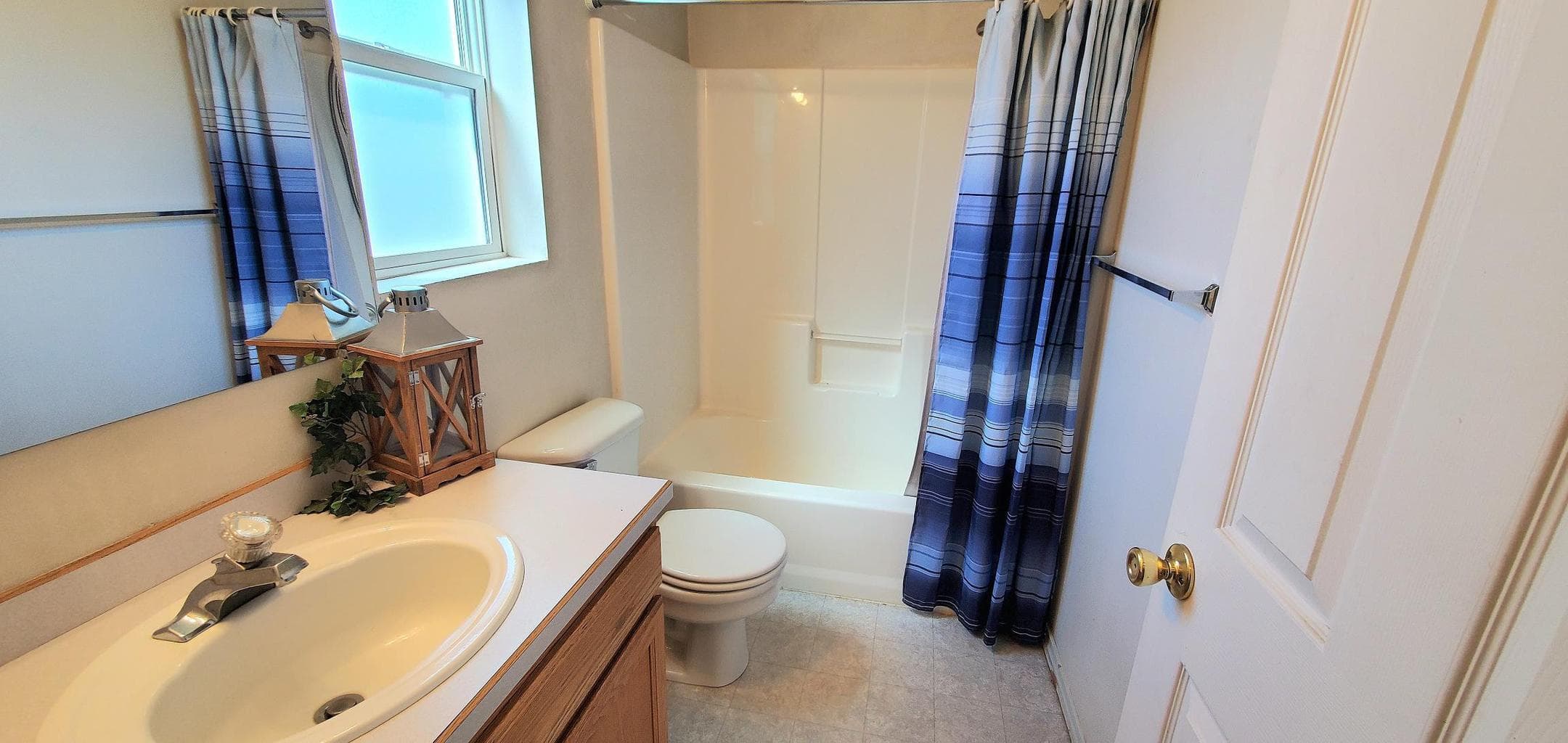 Photo of 1077 NE Mahogany Street 17 of 25