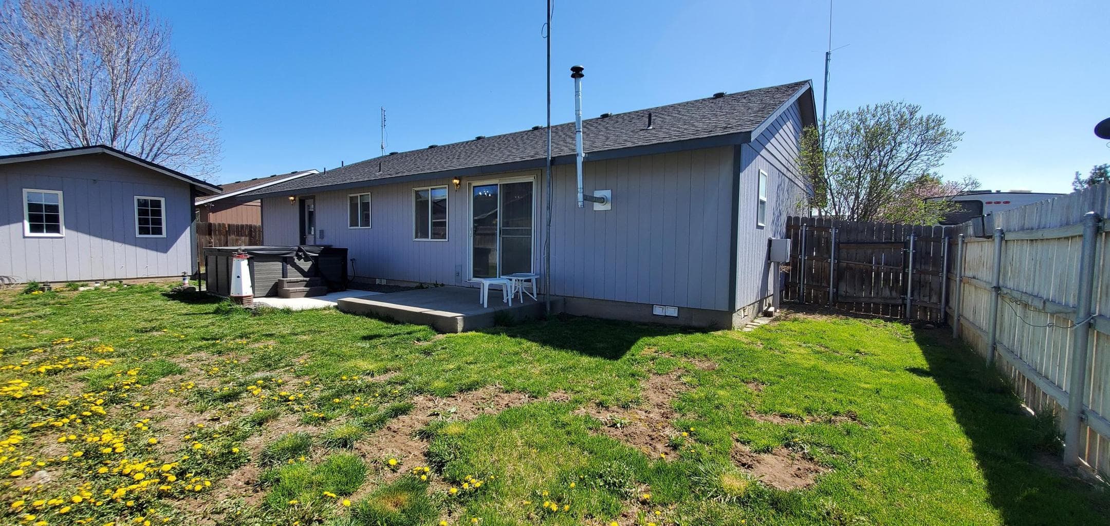 Photo of 1077 NE Mahogany Street 22 of 25
