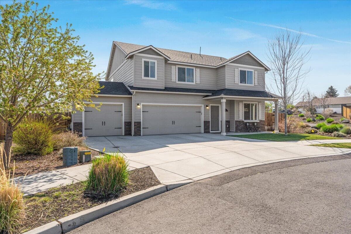 Photo of 1830 36th 3 of 25