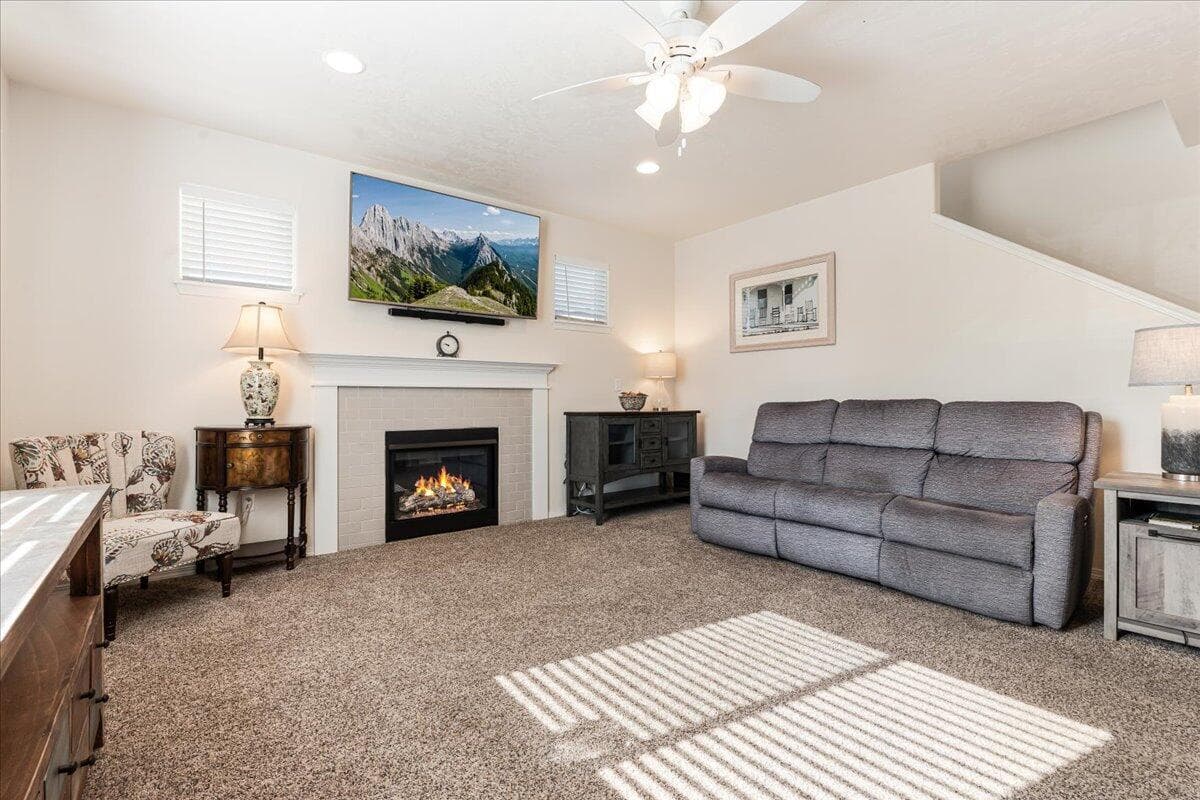 Photo of 1830 SW 36th Way 8 of 25