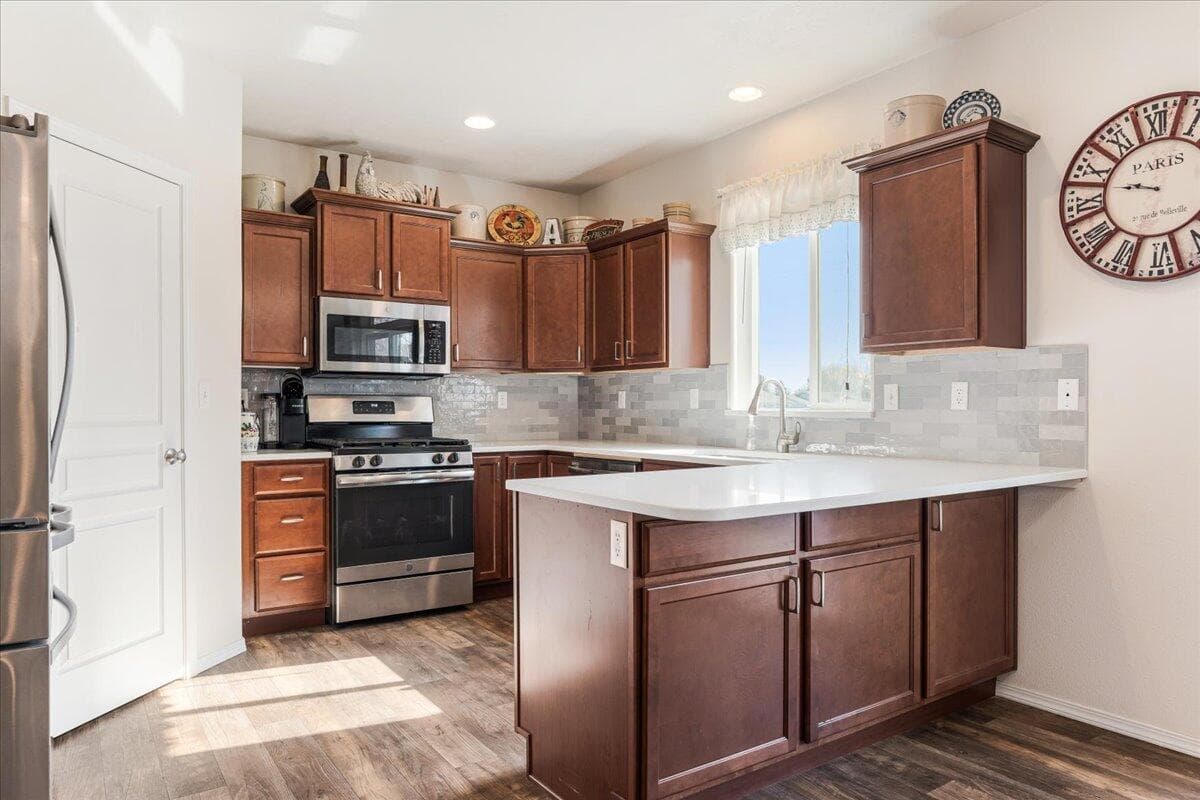Photo of 1830 SW 36th Way 10 of 25