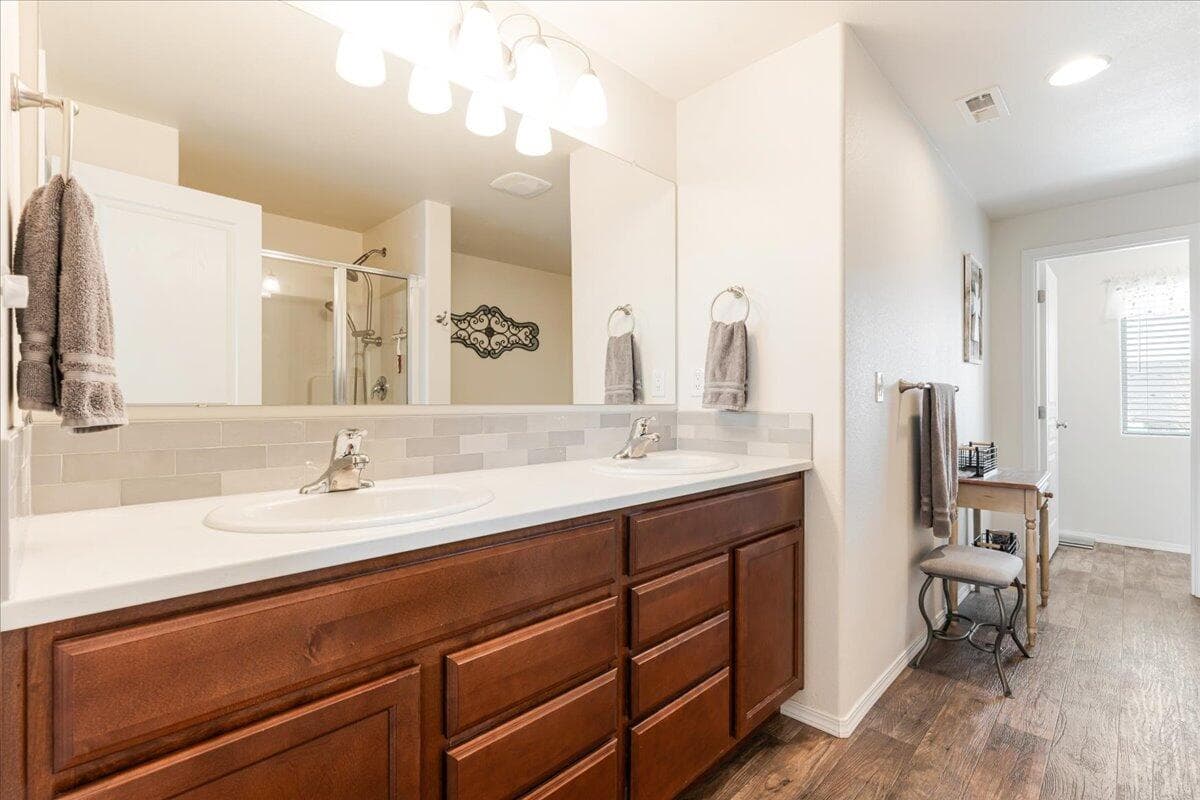 Photo of 1830 SW 36th Way 18 of 25