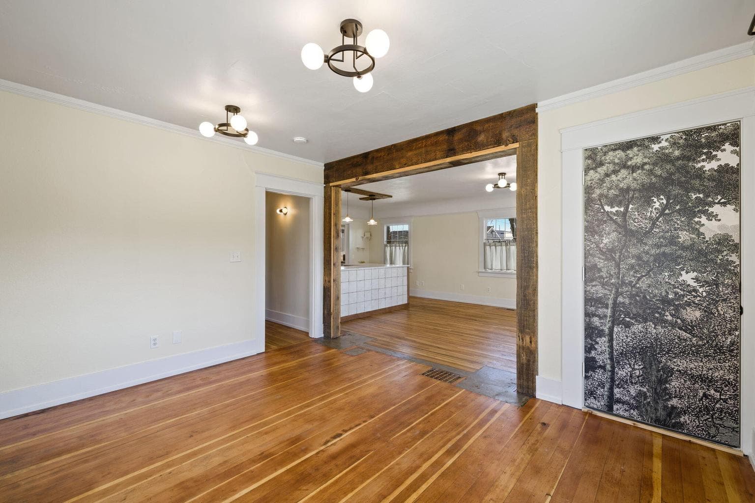 Photo of 218 SW 4th Street 14 of 33