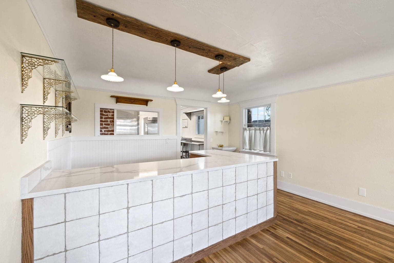 Photo of 218 SW 4th Street 9 of 33