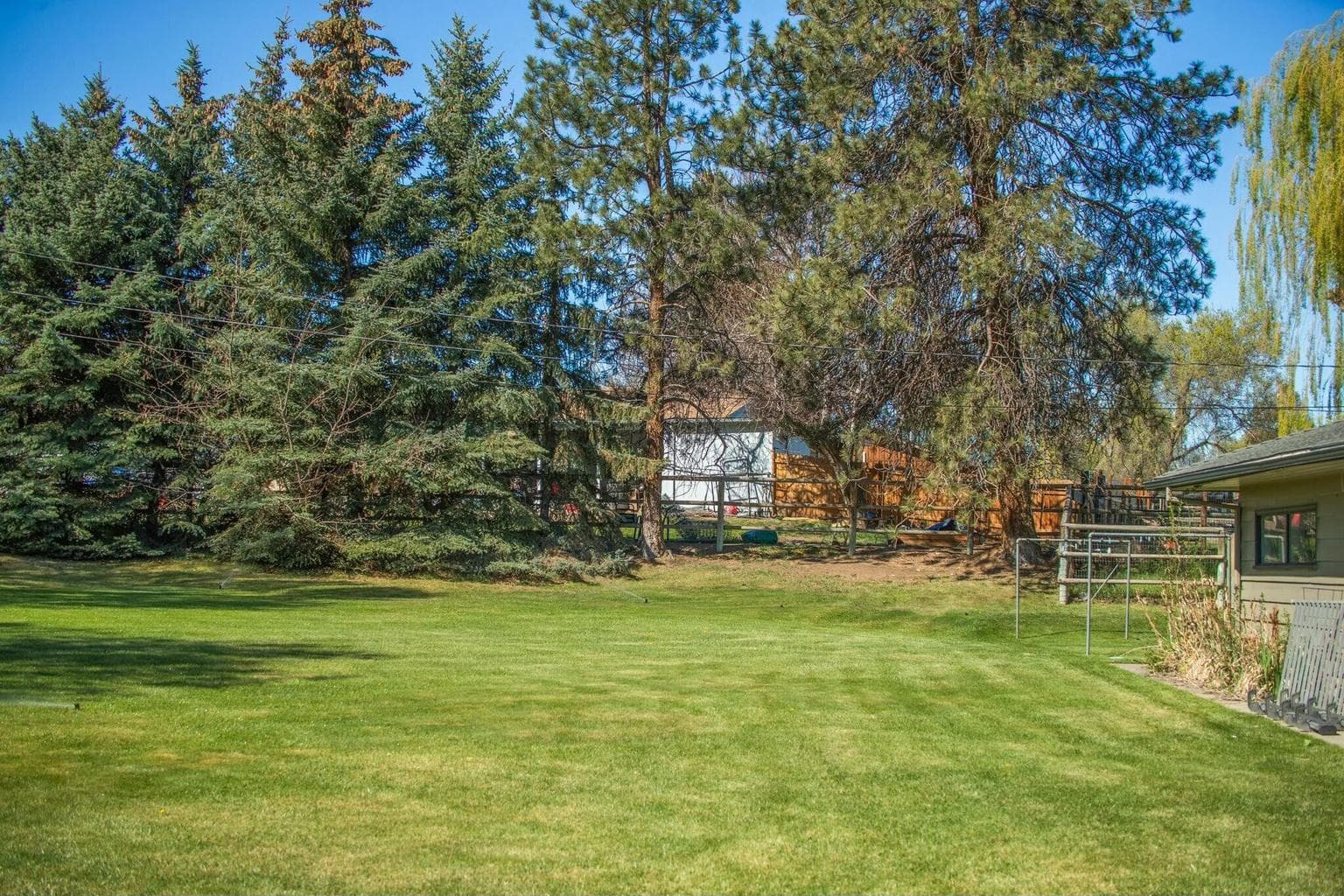 Photo of 510 SW Colfax Lane 12 of 15
