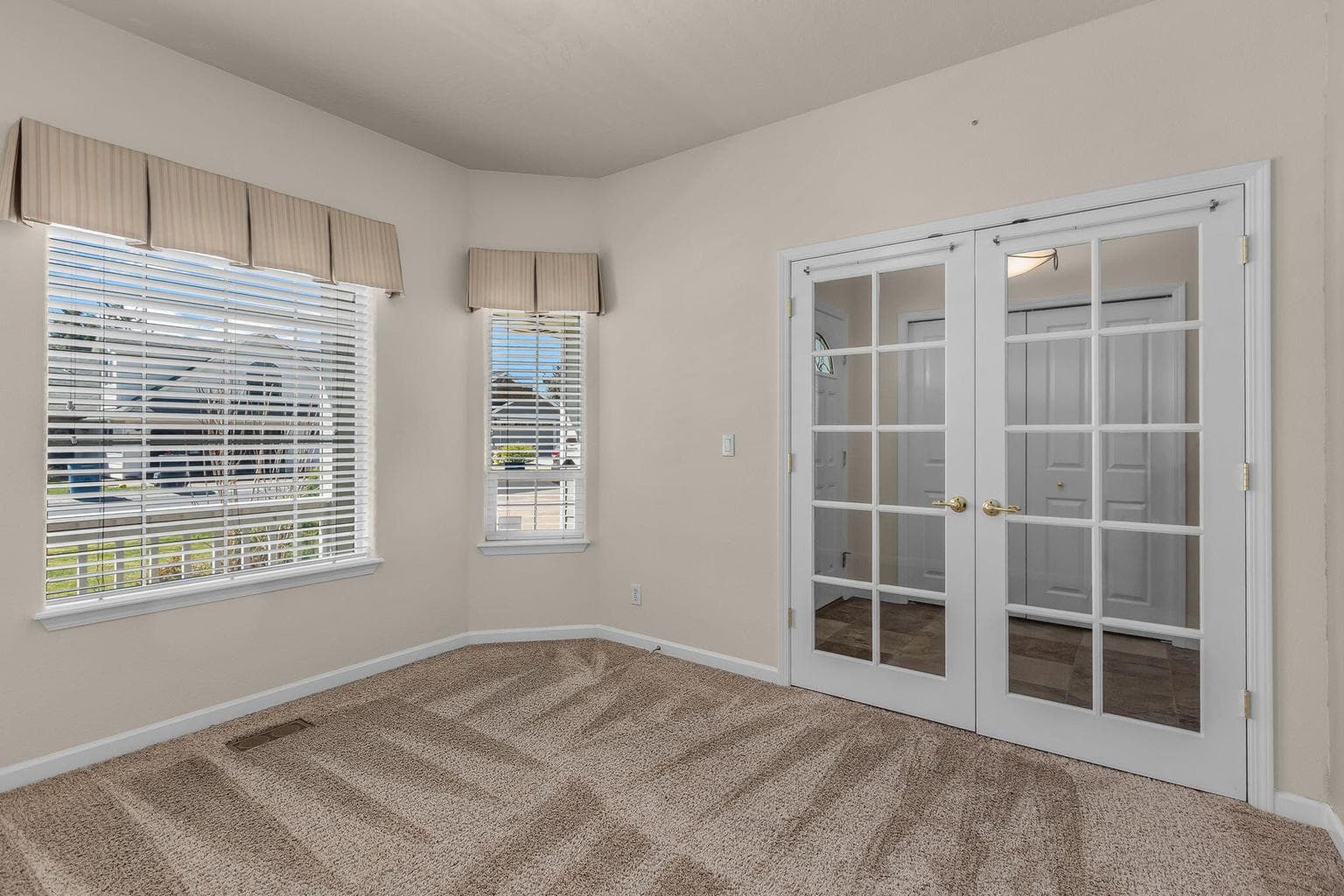 Photo of 4415 SW Ben Hogan Drive 11 of 28