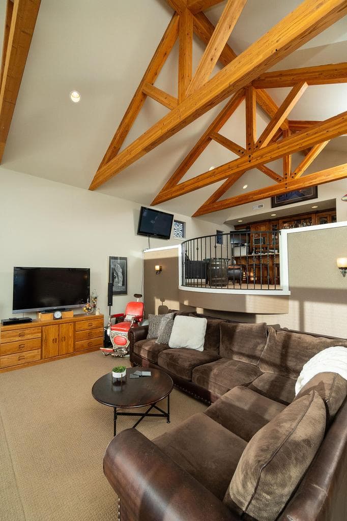 Photo of 319 NW Flagline Drive 18 of 34