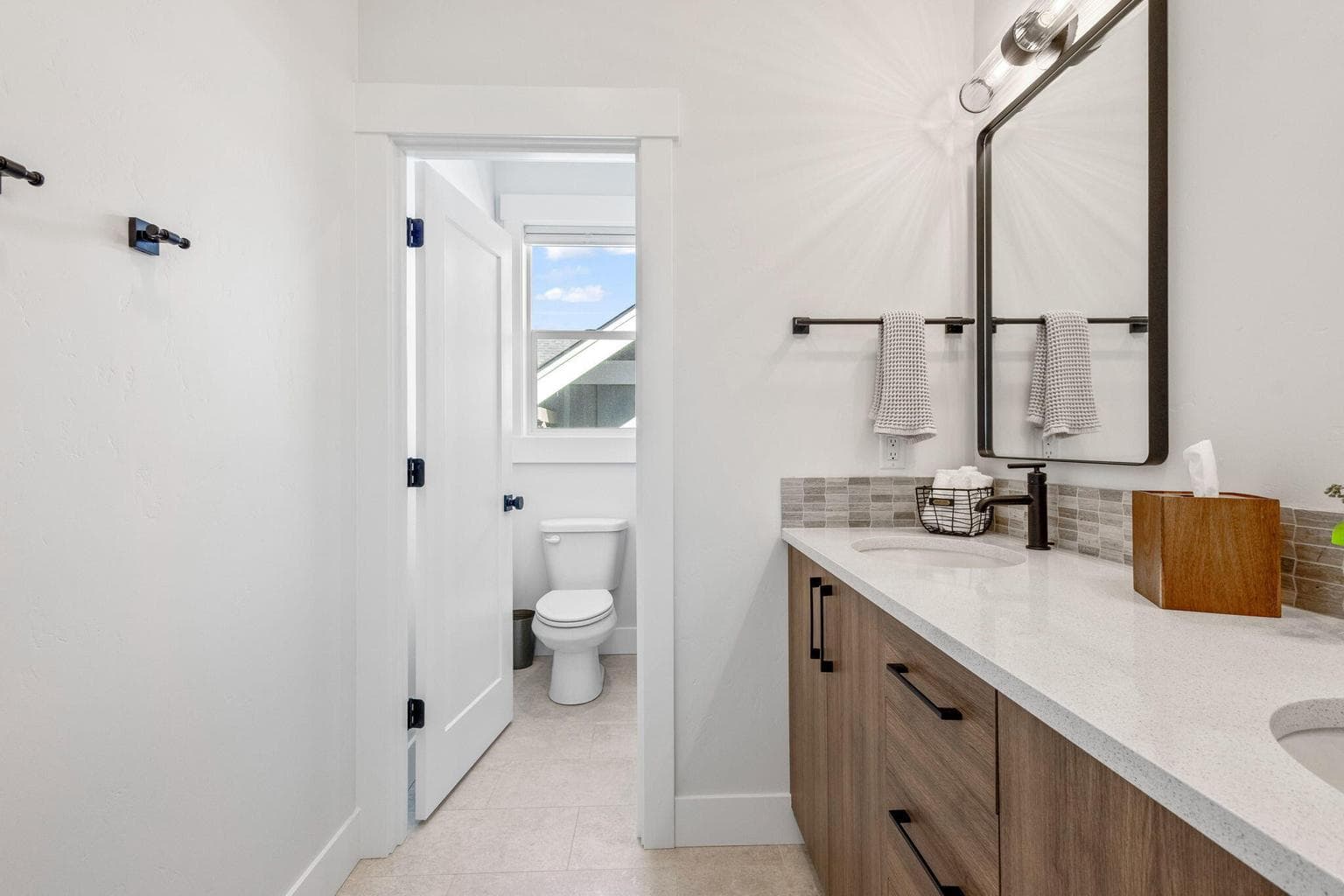 Photo of 20457 Aberdeen Drive 28 of 36