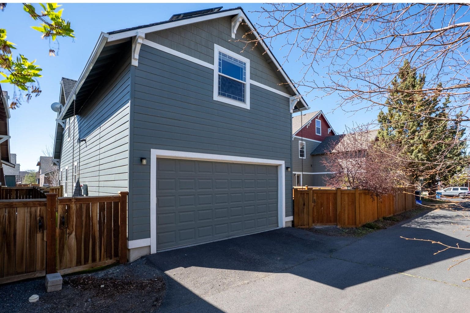 Photo of 2724 NE Black Oak Place 23 of 41