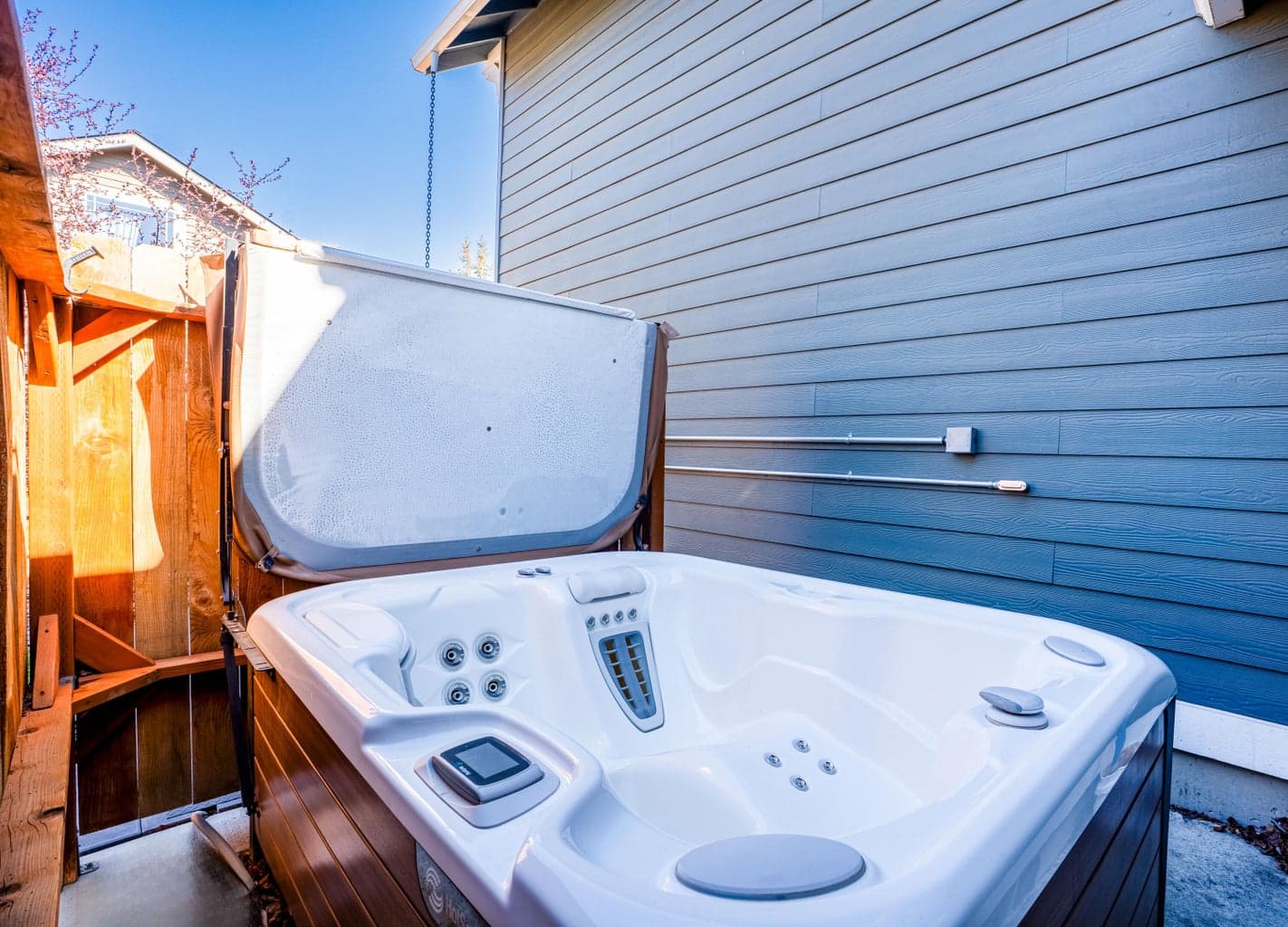 Hot Tub is clean and ready for use!