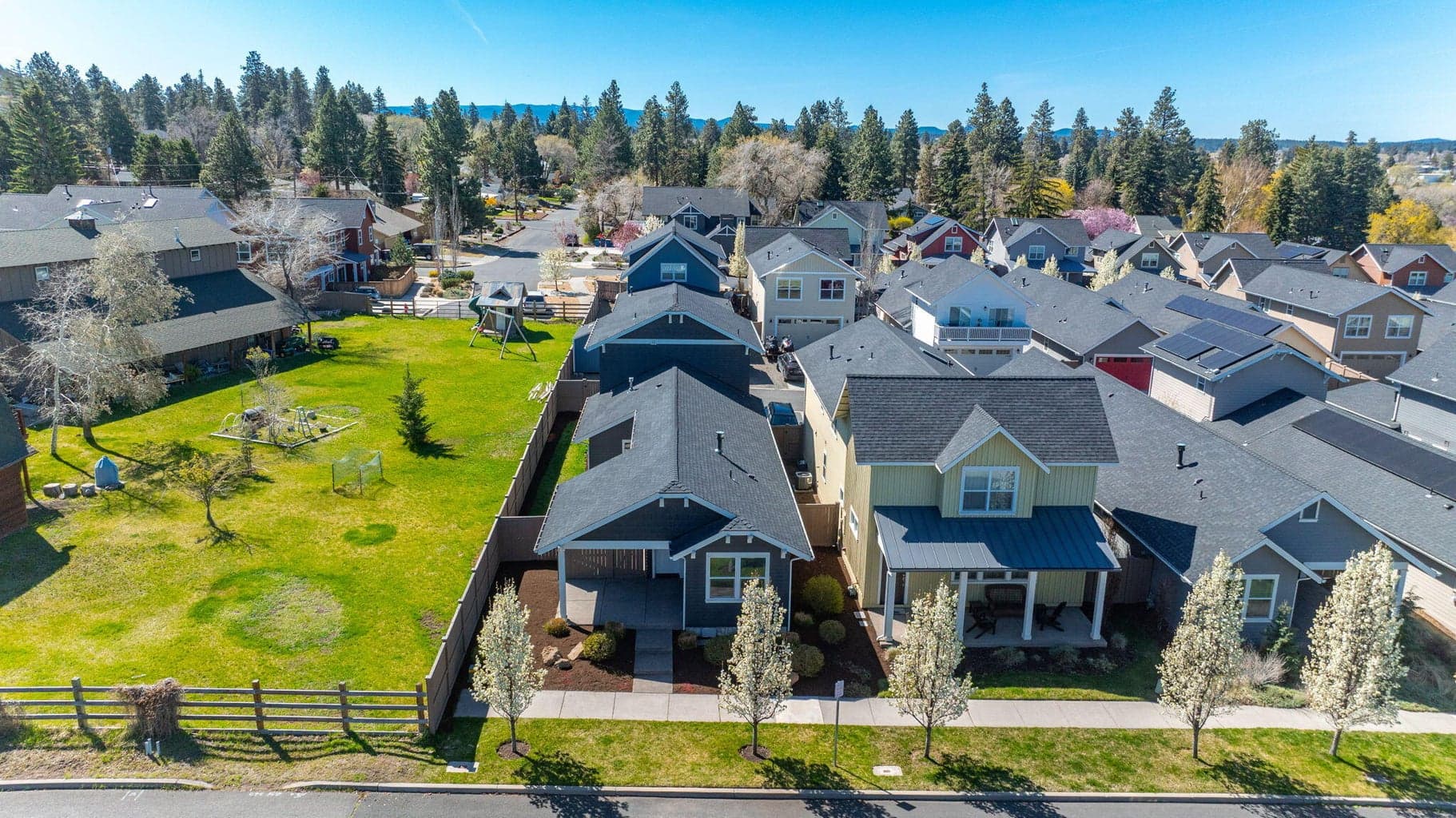 Photo of 691 NE Vail Lane 45 of 58