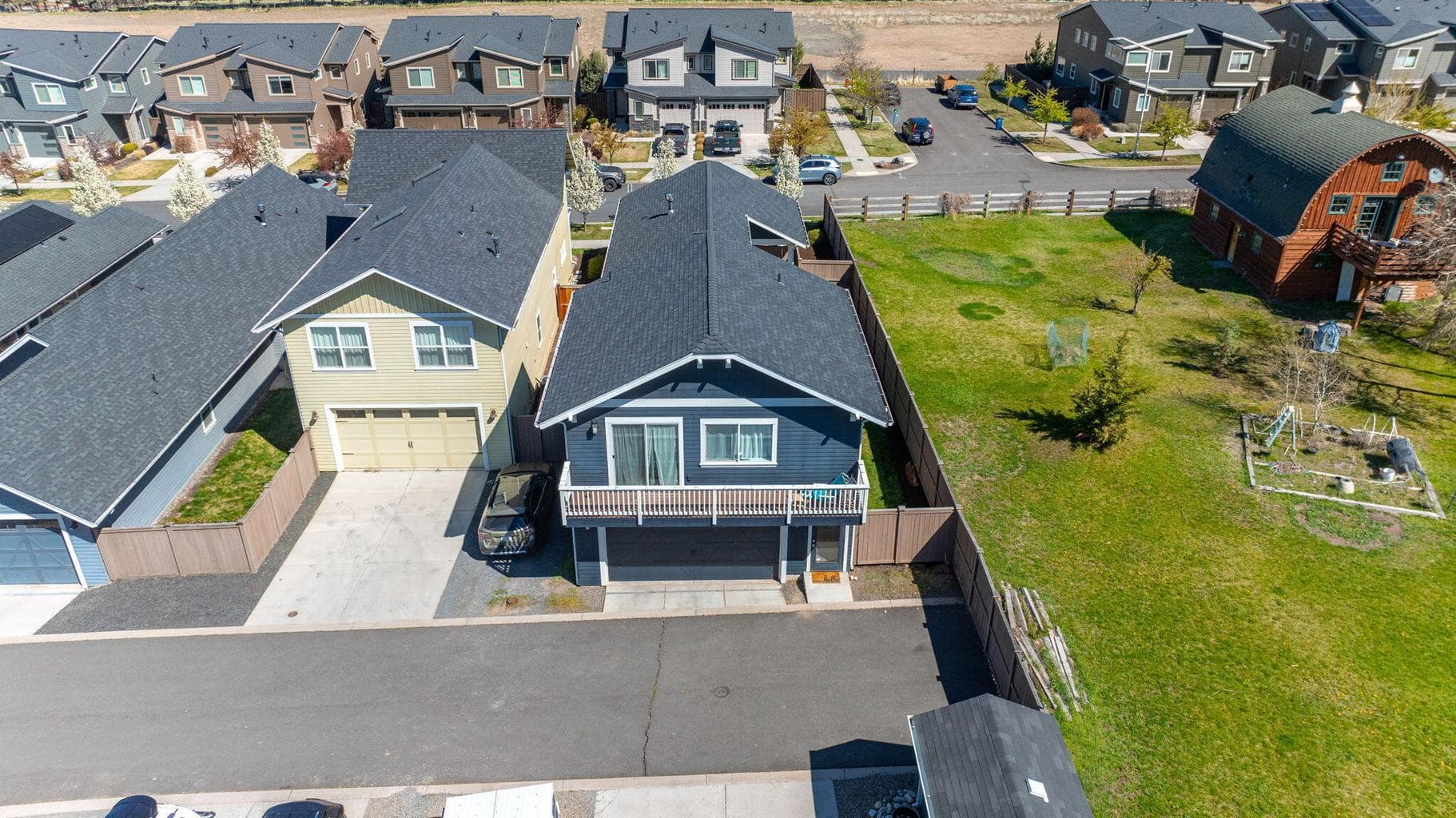 Photo of 691 NE Vail Lane 36 of 58