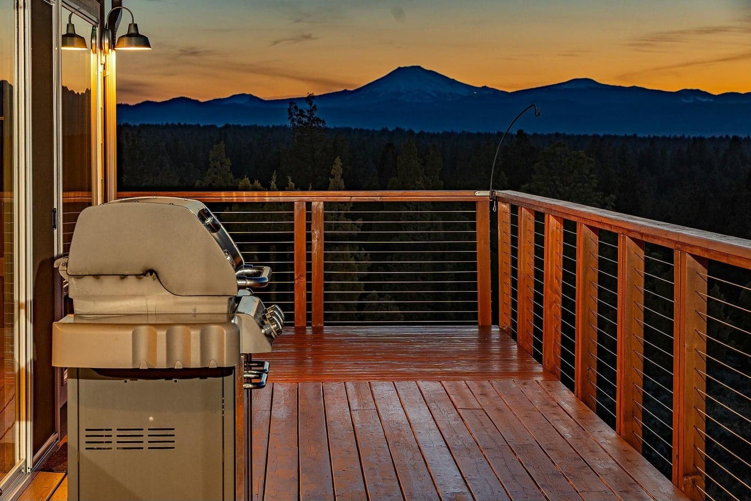 Entertain family and friends with panoramic backdrops and fresh air.