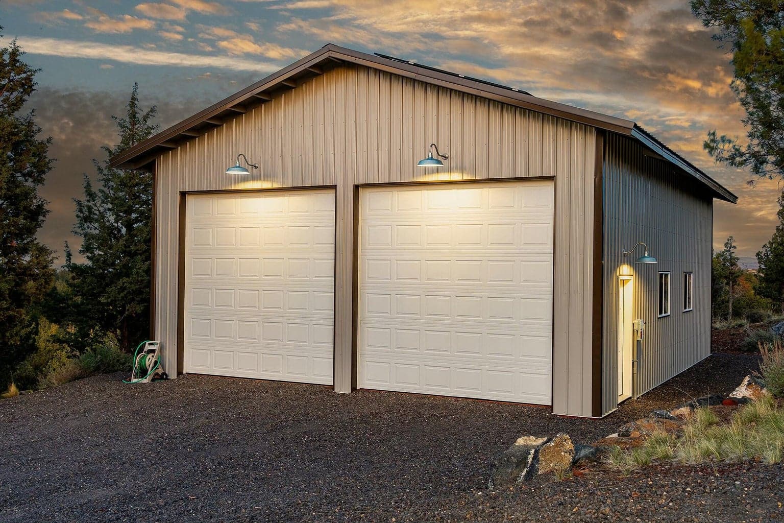 30' x 40' barn ideal for vehicles, projects, or recreational equipment.