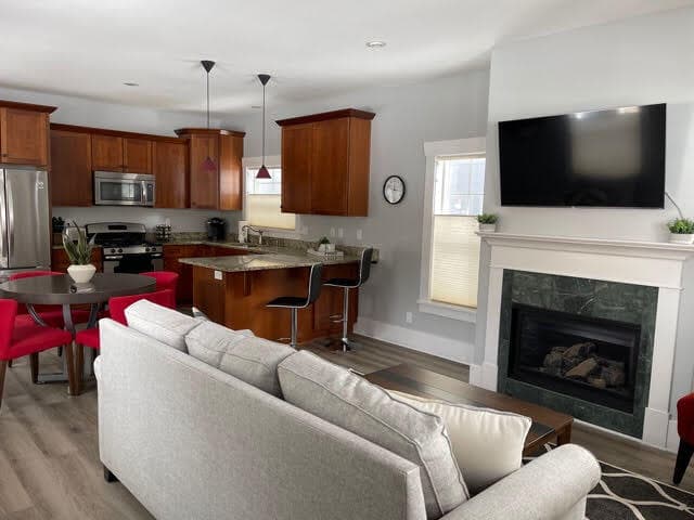 Photo of 1650 5th 4 of 22