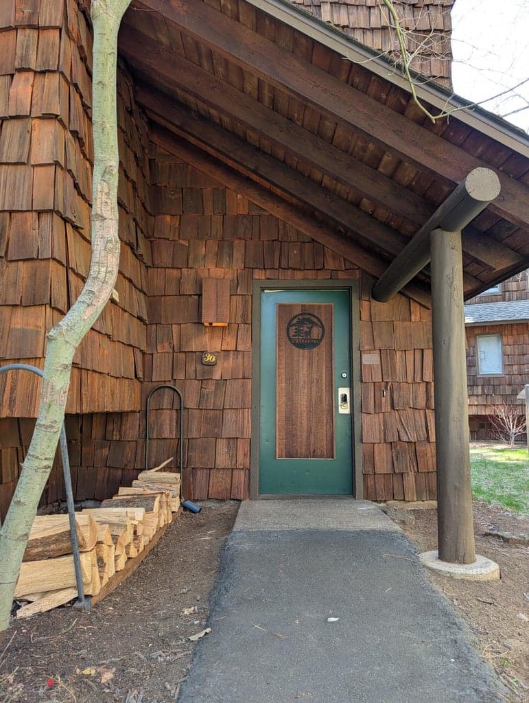 Covered front walk up!