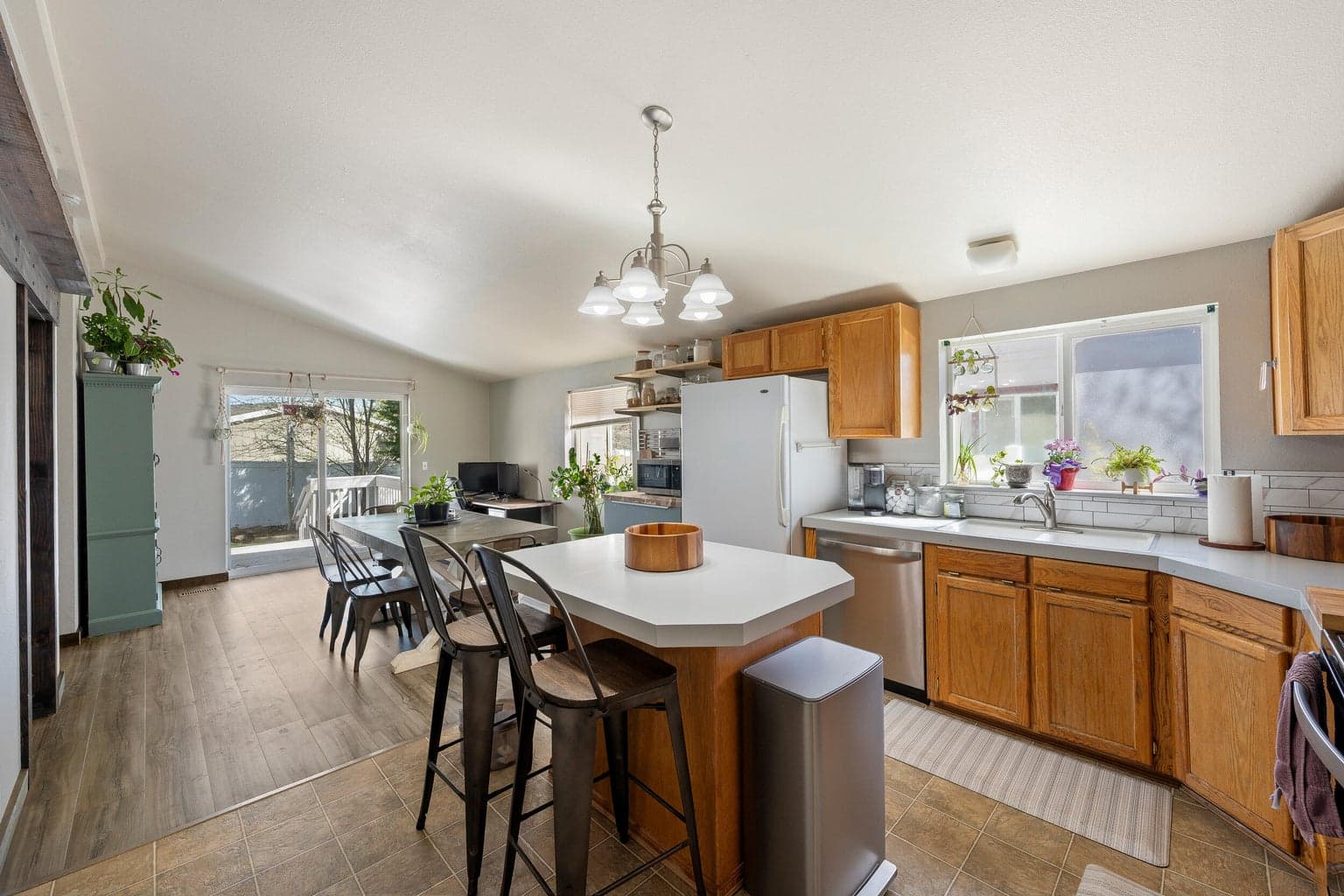 Photo of 2527 Mariposa 5 of 20